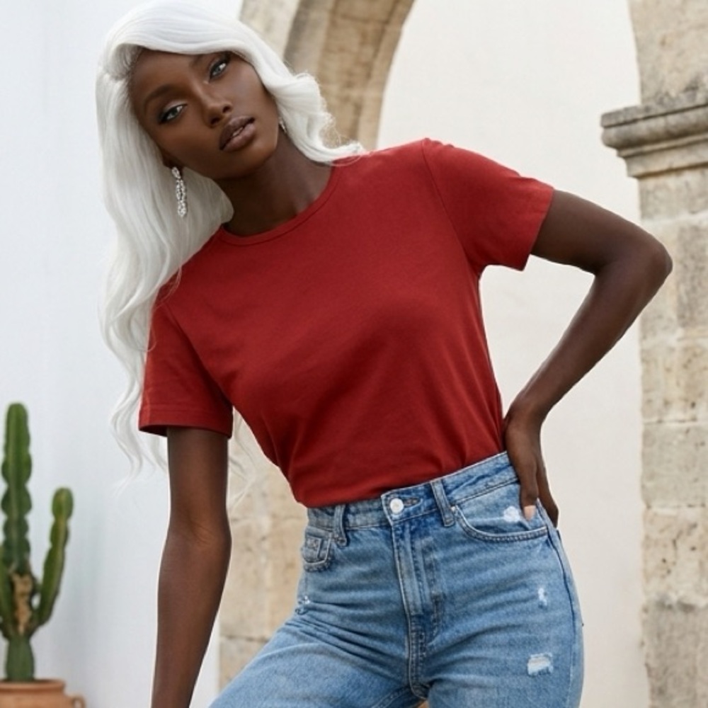 Jessi Lee Red Short Sleeve Knit Top Size Medium Soft Stretch Women’s Tee